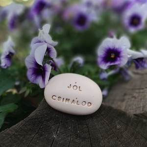 JÓL CSINÁLOD - Kerámia Varázskavics üzenettel, motivációs felirattal - esküvő - emlék & ajándék - köszönőajándék - Meska.hu