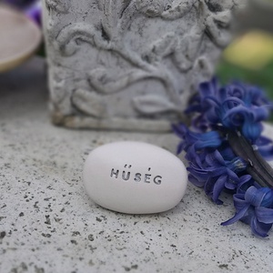 HŰSÉG - Kerámia Varázskavics üzenettel, motivációs felirattal - esküvő - emlék & ajándék - köszönőajándék - Meska.hu