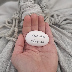 ÁLMAIM FÉRFIJA - Kerámia Varázskavics üzenettel, motivációs felirattal, Esküvő, Emlék & Ajándék, Köszönőajándék, , MESKA