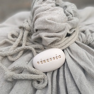 BÉKESSÉG - Kerámia Varázskavics üzenettel, motivációs felirattal, Esküvő, Emlék & Ajándék, Köszönőajándék, , MESKA