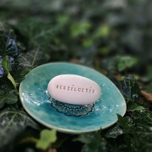 BESZÉLGETÉS - Kerámia Varázskavics üzenettel, motivációs felirattal - esküvő - emlék & ajándék - köszönőajándék - Meska.hu