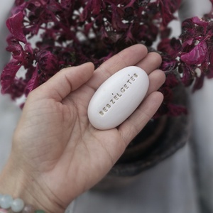 BESZÉLGETÉS - Kerámia Varázskavics üzenettel, motivációs felirattal, Esküvő, Emlék & Ajándék, Köszönőajándék, , MESKA