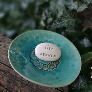 BÍZZ BENNEM - Kerámia Varázskavics üzenettel, motivációs felirattal - esküvő - emlék & ajándék - köszönőajándék - Meska.hu