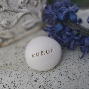 HUMOR - Kerámia Varázskavics üzenettel, motivációs felirattal - esküvő - emlék & ajándék - köszönőajándék - Meska.hu