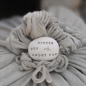 MINDEN ÚGY JÓ, AHOGY VAN - Kerámia Varázskavics üzenettel, motivációs felirattal - esküvő - emlék & ajándék - köszönőajándék - Meska.hu