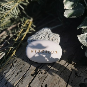 NYUGALOM - Kerámia Varázskavics üzenettel, motivációs felirattal - esküvő - emlék & ajándék - köszönőajándék - Meska.hu