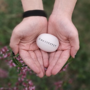 ÖNSZERETET - Kerámia Varázskavics üzenettel, motivációs felirattal, Esküvő, Emlék & Ajándék, Köszönőajándék, , MESKA