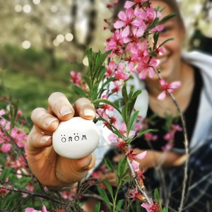 ÖRÖM - Kerámia Varázskavics pozitív üzenettel, kedves emlék, ajándék minden alkalomra - esküvő - emlék & ajándék - köszönőajándék - Meska.hu