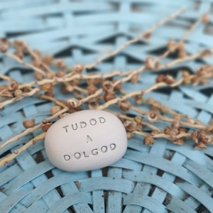 TUDOD A DOLGOD - Kerámia Varázskavics kedves üzenetekkel, motivációkkal - esküvő - emlék & ajándék - nászajándék - nászajándék gyűjtők - Meska.hu