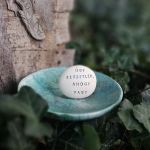 ÚGY SZERETLEK, AHOGY VAGY - Kerámia Varázskavics kedves üzenetekkel, motivációkkal - esküvő - emlék & ajándék - nászajándék - nászajándék gyűjtők - Meska.hu