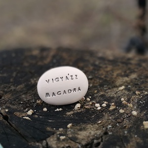 VIGYÁZZ MAGADRA - Kerámia Varázskavics kedves üzenetekkel, motivációkkal - esküvő - emlék & ajándék - nászajándék - nászajándék gyűjtők - Meska.hu