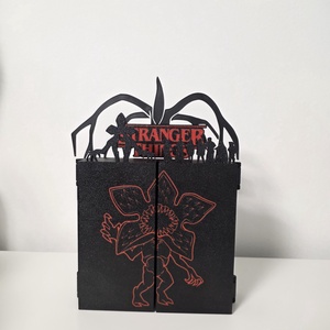 Stranger Things Kinder joy figura tartó - otthon & életmód - dekoráció - asztal és polc dekoráció - dekorációs tál, tartó - Meska.hu