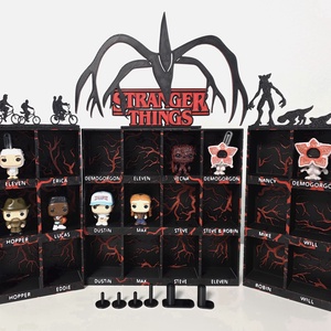 Stranger Things Kinder joy figura tartó ajándék figura talpakkal - Meska.hu