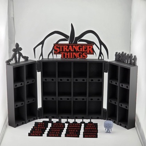 Stranger Things Kinder joy figura tartó ajándék figura talpakkal - Meska.hu