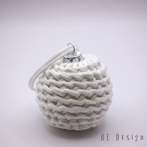 Horgolt karácsonyfadísz gömb fehér - karácsony - karácsonyi lakásdekoráció - karácsonyfadíszek - Meska.hu