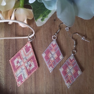 Tavaszi szögletek ékszerszett, Ékszer, Ékszerszett, Gyöngyfűzés, gyöngyhímzés, MESKA