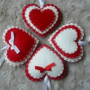 Filc szívek piros-fehér -  - Meska.hu