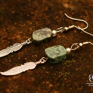 Türkiz madártoll fülbevaló - ékszer - fülbevaló - lógó fülbevaló - Meska.hu