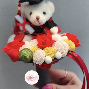 Ballagási örökcsokor - piros maci, Otthon & Életmód, Virágdekoráció, Virágok, Virágcsokor, , MESKA