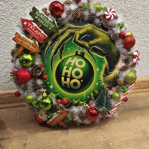 Grinches adventi kopogtató, Karácsony, Karácsonyi lakásdekoráció, Karácsonyi ajtódíszek, , 25cm-es alapra készült.
Az ár csak a kopogtatóra értendő!
Készült hozzá adventi koszorú is, így sze..., MESKA