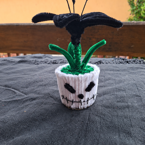 Éjfekete halloweeni koponyás virág - Meska.hu