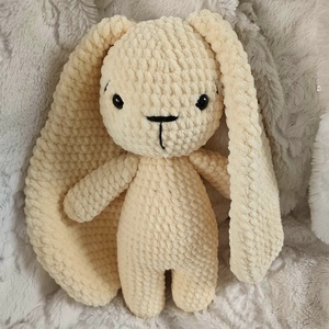 Horgolt hosszú fülű nyuszi - játék & sport - plüssállat & játékfigura - plüss mesefigurák - Meska.hu