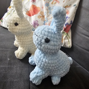 Horgolt húsvéti hangulat - Nyuszi ül a ...... - játék & sport - plüssállat & játékfigura - nyuszi - Meska.hu