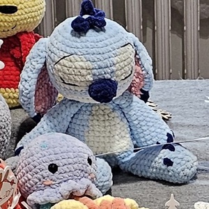 Horgolt Stitch szundikendő - szundipajti - játék & sport - plüssállat & játékfigura - szörnyike - Meska.hu