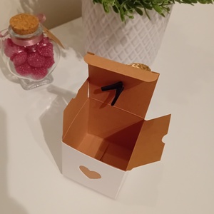 Esküvői köszönetajándéknak papír doboz szív motívummal  - esküvő - emlék & ajándék - köszönőajándék - Meska.hu