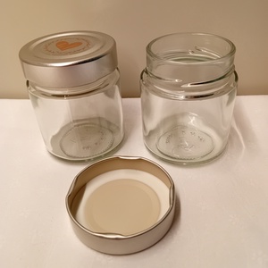 4 darab üveg szíves tetővel - kellékek & szerszámok - díszíthető tárgyak - üveg - Meska.hu