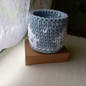 Horgolt havas házikós tároló - otthon & életmód - tárolás & rendszerezés - tárolókosár - Meska.hu