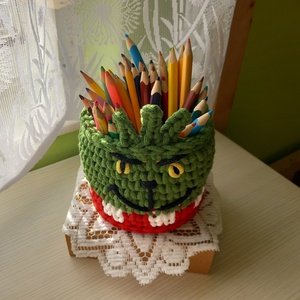 Horgolt grincs tároló/ceruzatartó - otthon & életmód - tárolás & rendszerezés - íróasztali tároló - Meska.hu