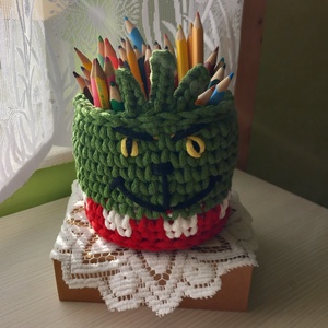 Horgolt grincs tároló/ceruzatartó - otthon & életmód - tárolás & rendszerezés - íróasztali tároló - Meska.hu