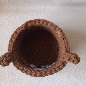 Horgolt barna kutyusos tároló  -  - Meska.hu