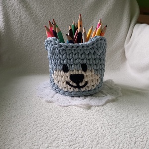 Horgolt kis jegesmaci tároló/ceruzatartó  - Meska.hu