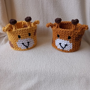 Horgolt zsiráfos kosár/tároló  - baba - mama - babaszobabútor - játéktároló - Meska.hu