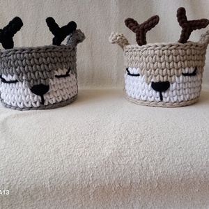 Horgolt szürke rénszarvas tároló  - karácsony - karácsonyi ajándékozás - karácsonyi képeslap, üdvözlőlap, ajándékkísérő - Meska.hu