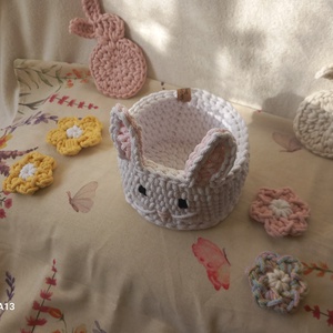 Horgolt nyuszis tároló - ünnepi díszek, dekorációk - húsvéti díszek és dekorációk - húsvéti kosár - Meska.hu