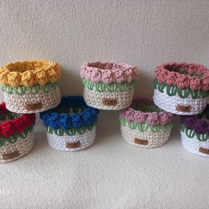 Nőnapi horgolt tulipános kosárkák - otthon & életmód - tárolás & rendszerezés - tárolókosár - Meska.hu