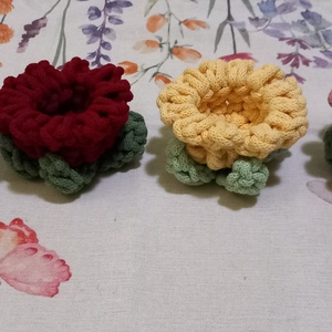 Horgolt kis virágok, Otthon & Életmód, Virágdekoráció, Virágdíszek, Asztali virágdísz, Horgolás, MESKA