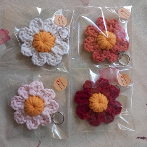 Horgolt virág kulcstartó/táskadísz, Táska & Tok, Kulcstartó & Táskadísz, Kulcstartó, Horgolás, MESKA