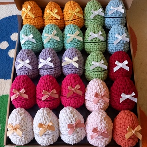 Horgolt nyitható kis tojások - Meska.hu