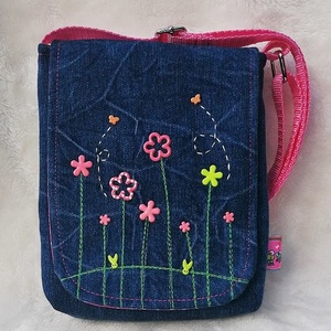 Gyerek, kislány farmer oldaltáska - pink, virágos - táska & tok - kézitáska & válltáska - vállon átvethető táska - Meska.hu
