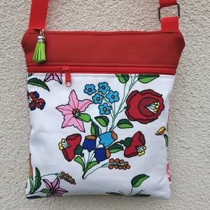 Kalocsai mintás tarisznya, oldaltáska - piros 20x23 cm - táska & tok - kézitáska & válltáska - tarisznya - Meska.hu