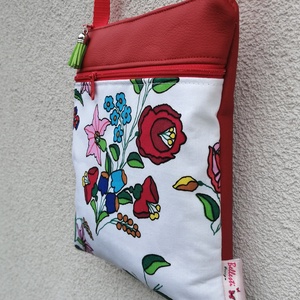 Kalocsai mintás tarisznya, oldaltáska - piros 20x23 cm - táska & tok - kézitáska & válltáska - tarisznya - Meska.hu