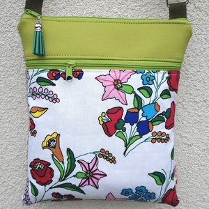 Kalocsai mintás tarisznya, oldaltáska - zöld 20x23 cm - táska & tok - kézitáska & válltáska - tarisznya - Meska.hu