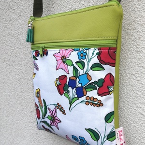 Kalocsai mintás tarisznya, oldaltáska - zöld 20x23 cm - táska & tok - kézitáska & válltáska - tarisznya - Meska.hu