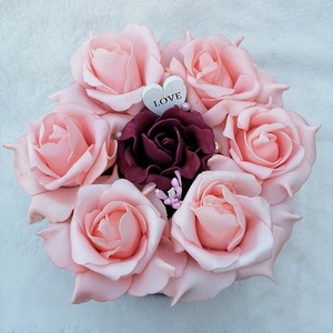 Rózsabox bordó és rózsaszínű virágokkal, Otthon & Lakás, Dekoráció, Virágdísz és tartó, Csokor & Virágdísz, Virágkötés, MESKA