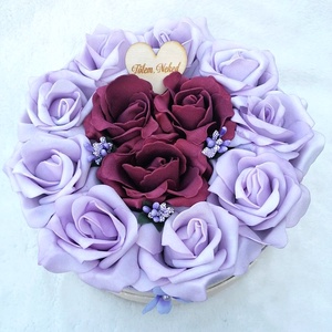 Rózsabox lila és bordó színű virágokkal, Otthon & Lakás, Dekoráció, Virágdísz és tartó, Csokor & Virágdísz, Virágkötés, MESKA