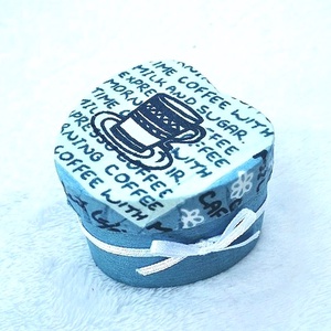 Szív alakú ékszerdoboz, ékszertartó dobozka - Metálkék-fehér, coffee - ékszer - ékszertartó - ékszerdoboz - Meska.hu